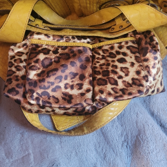 Jessica Simpson purse - Picture 3 of 10